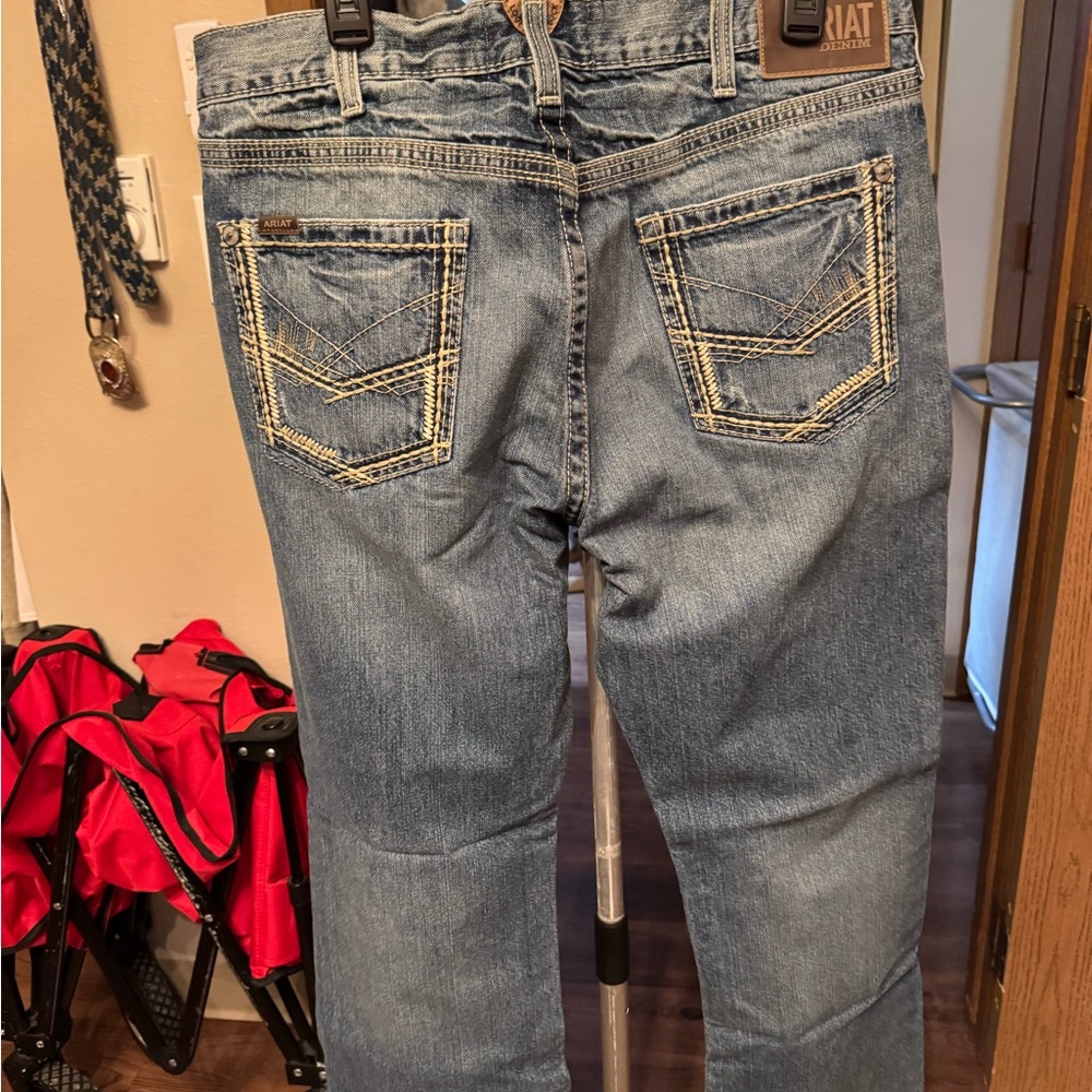 Ariat Men's Light Blue Straight Fit Jeans - Picture 2 of 5